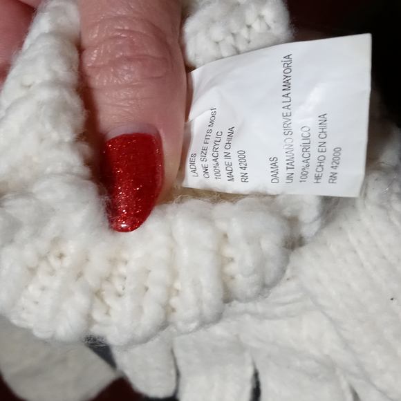 ❤️Matching Hat and Gloves. One size fits most. Final Price Drop!!👍👍 - Picture 2 of 2